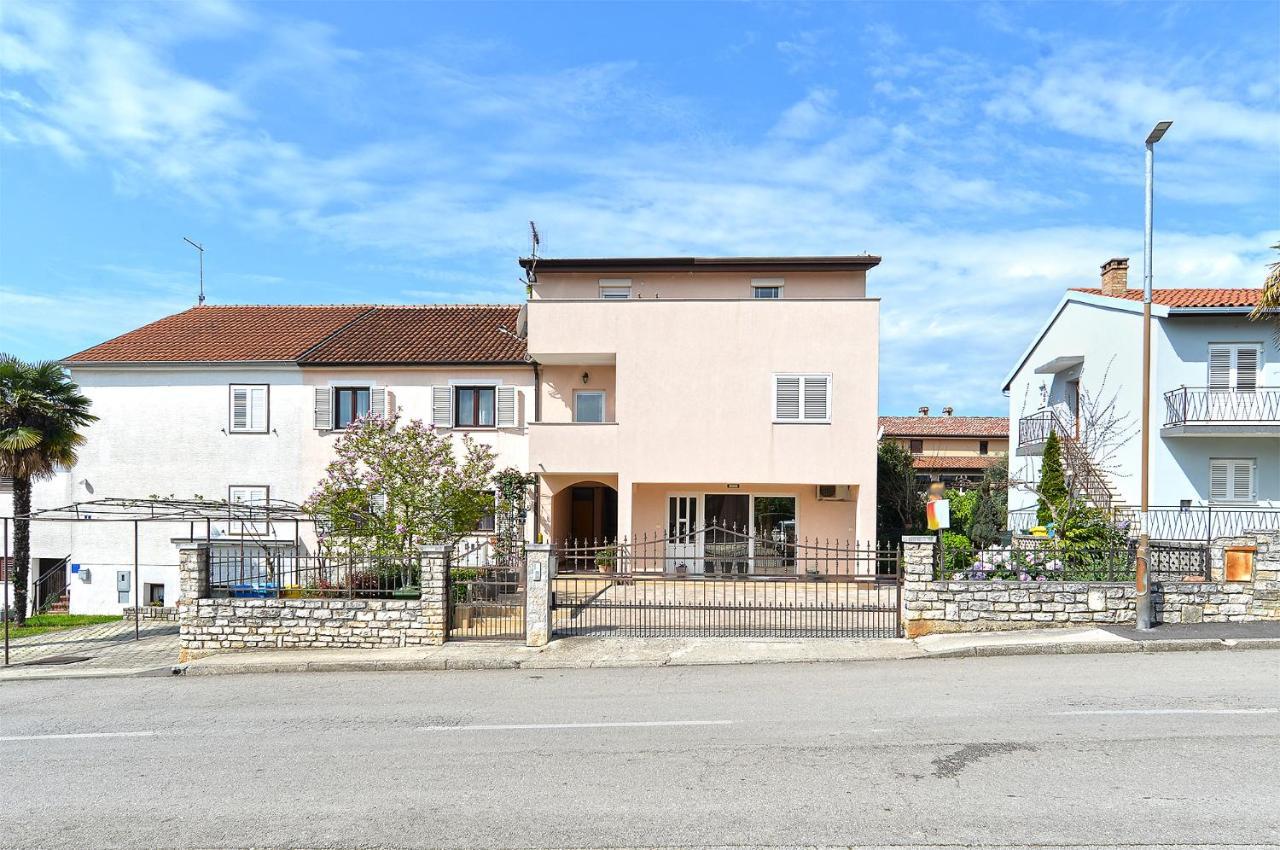 Apartments Milka 2074 Poreč Buitenkant foto