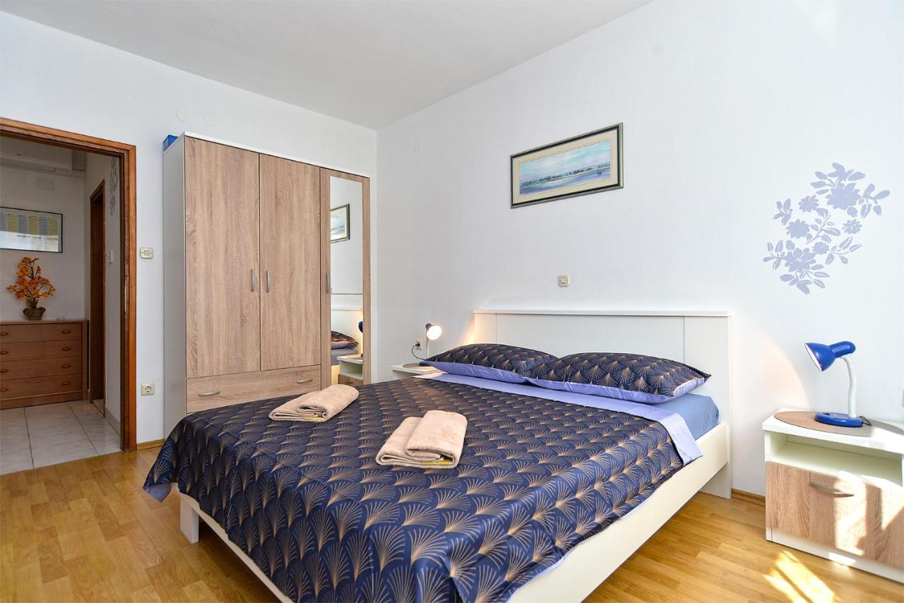 Apartments Milka 2074 Poreč Buitenkant foto