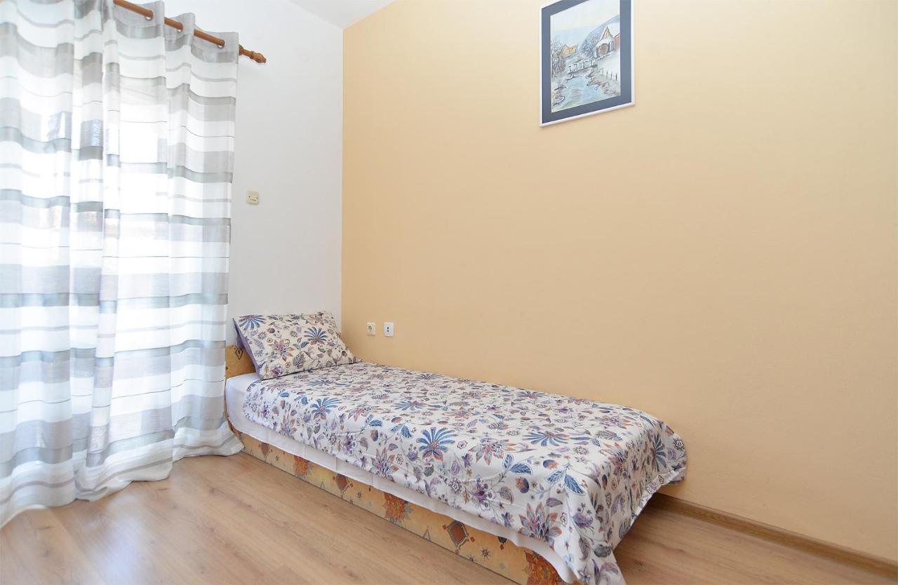 Apartments Milka 2074 Poreč Buitenkant foto