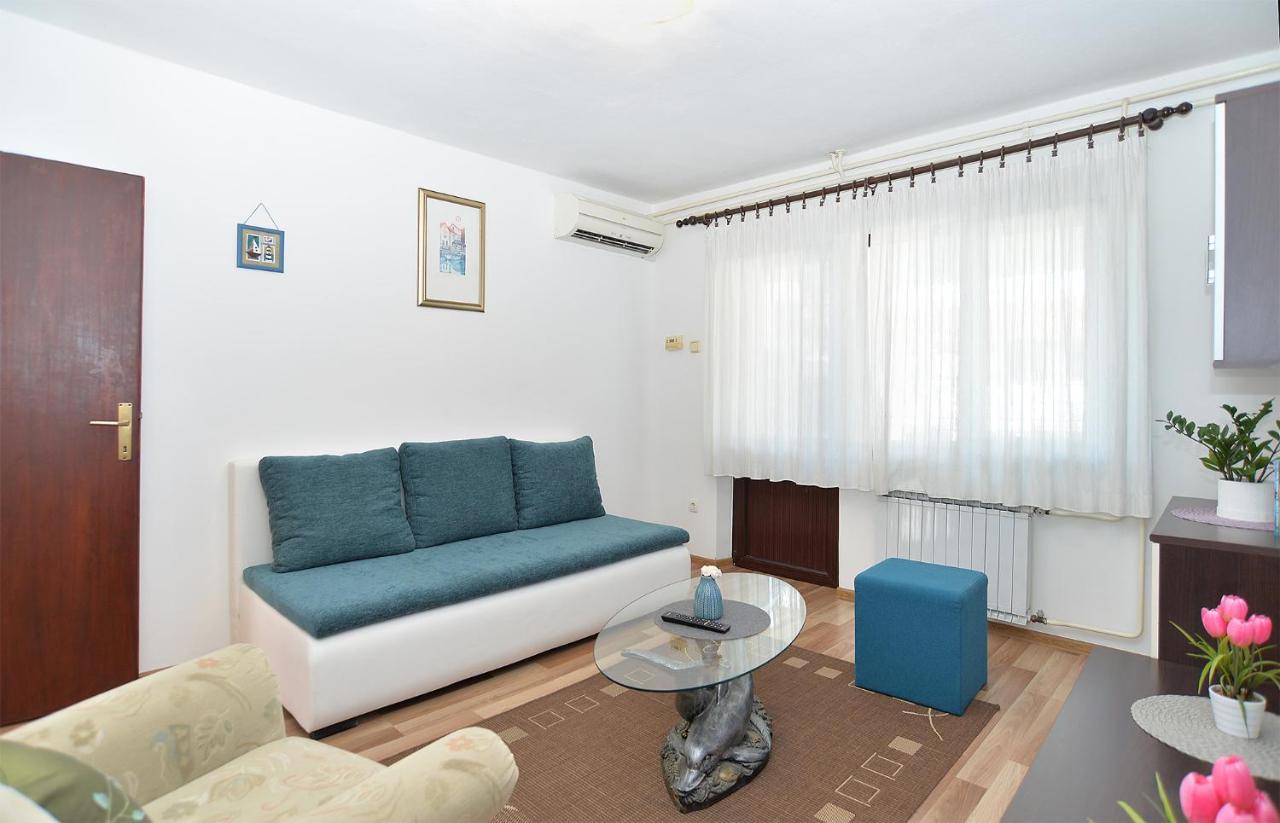 Apartments Milka 2074 Poreč Buitenkant foto