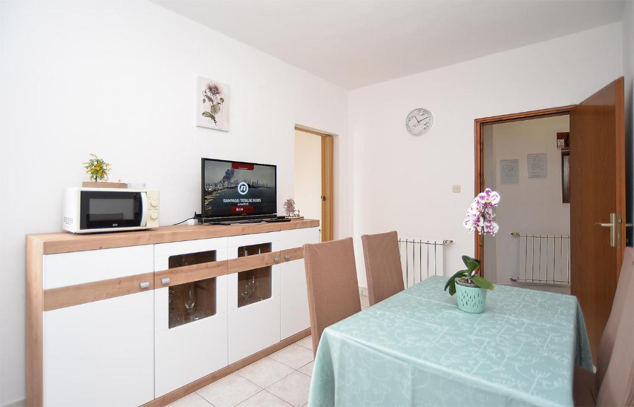 Apartments Milka 2074 Poreč Buitenkant foto