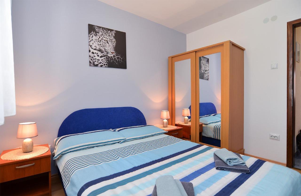 Apartments Milka 2074 Poreč Buitenkant foto