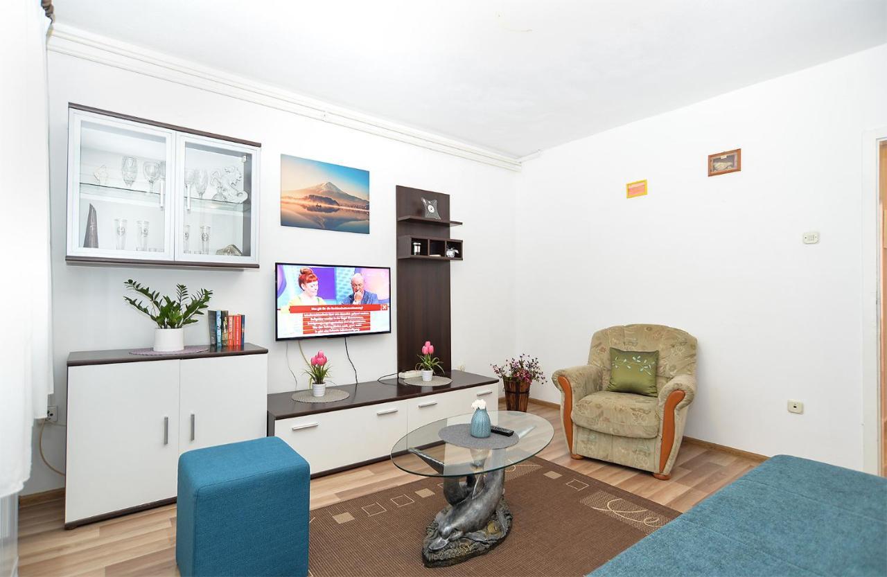 Apartments Milka 2074 Poreč Buitenkant foto