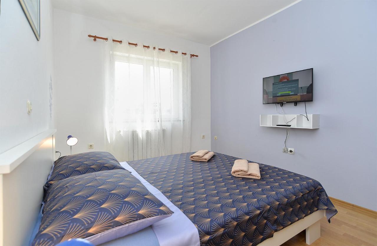Apartments Milka 2074 Poreč Buitenkant foto