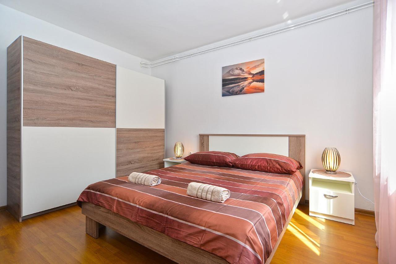 Apartments Milka 2074 Poreč Buitenkant foto