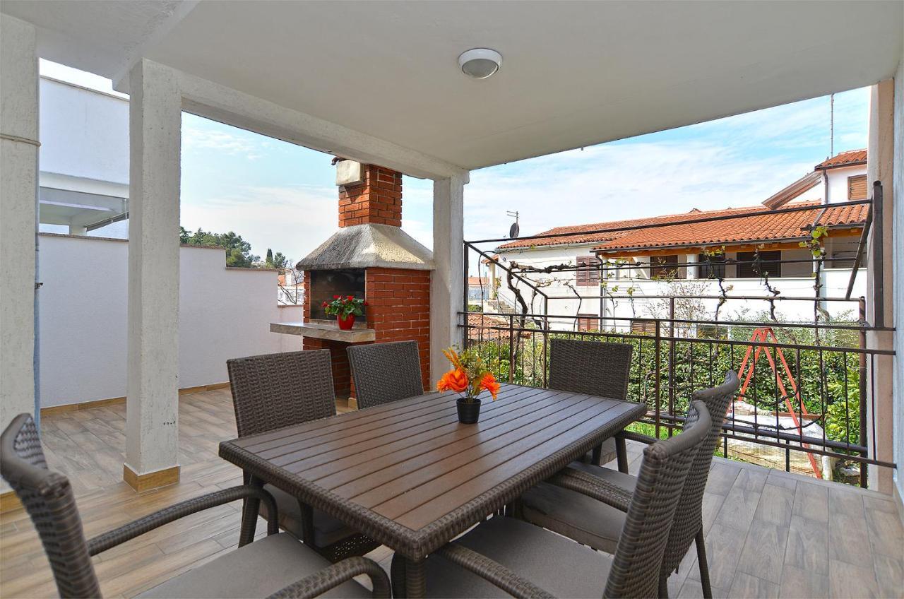 Apartments Milka 2074 Poreč Buitenkant foto