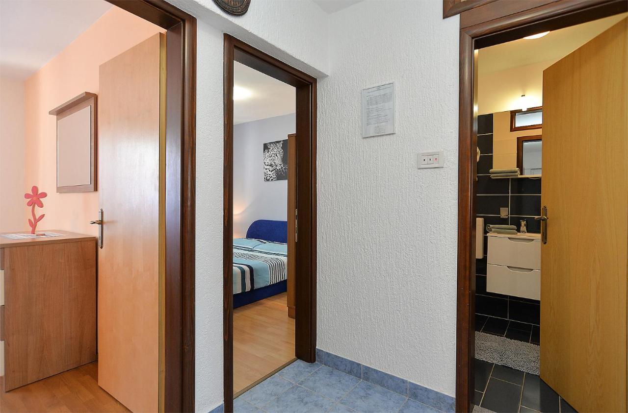 Apartments Milka 2074 Poreč Buitenkant foto