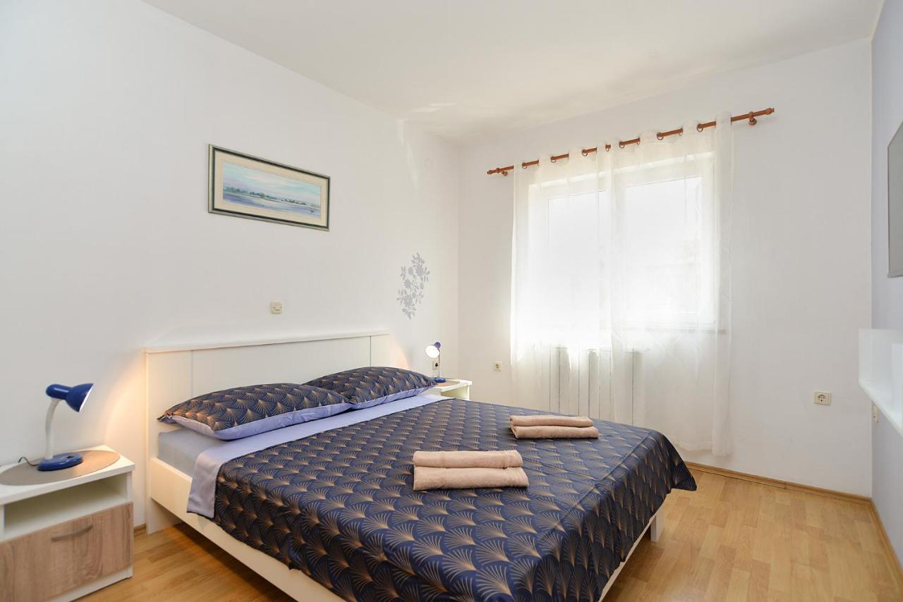 Apartments Milka 2074 Poreč Buitenkant foto