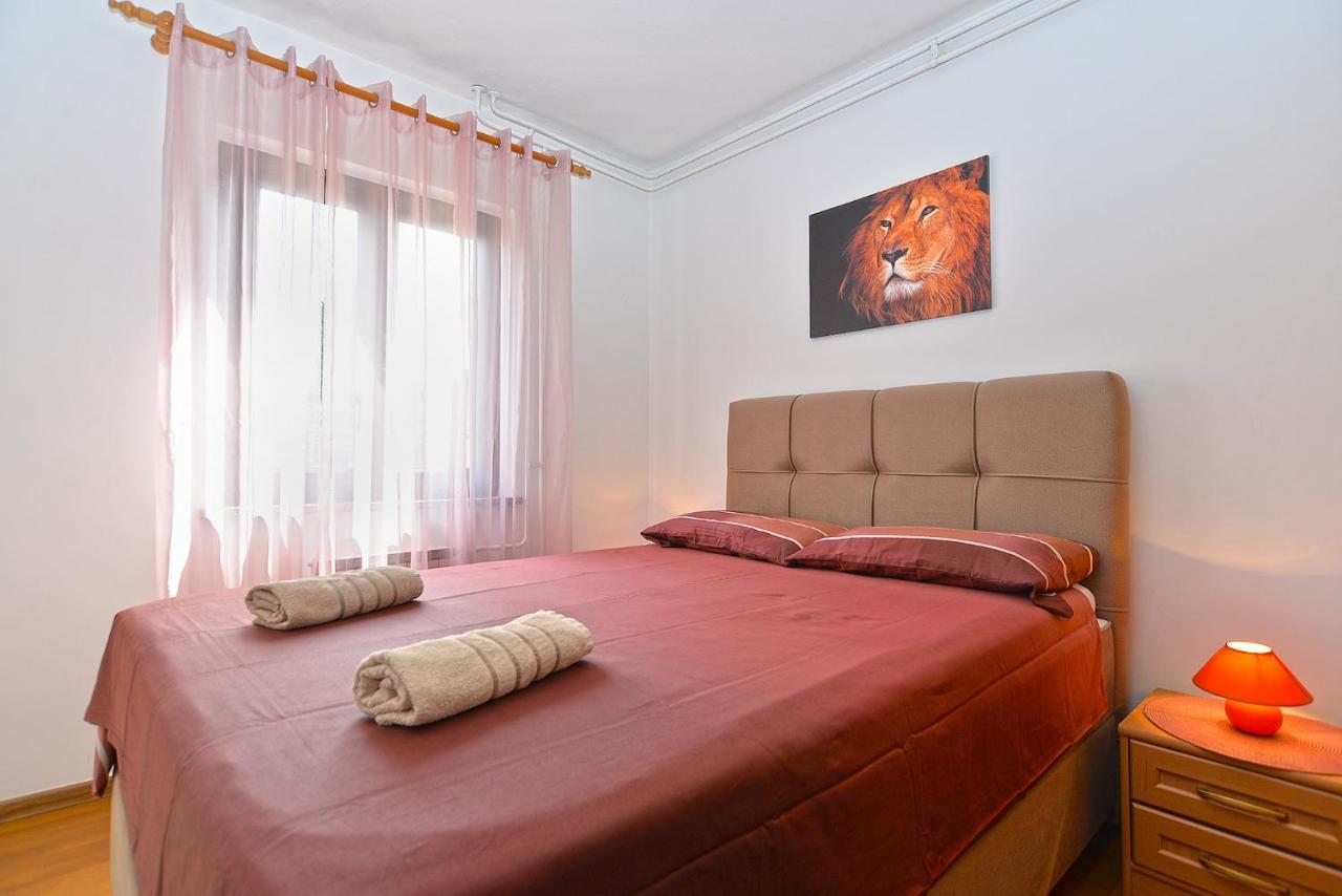 Apartments Milka 2074 Poreč Buitenkant foto